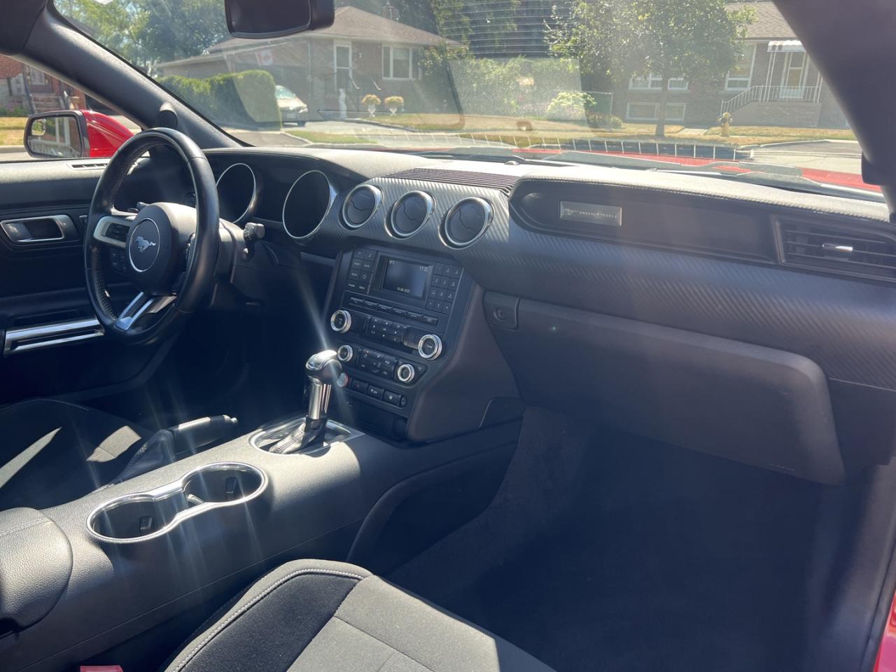 2018 Ford Mustang ECOBOOST COUPE - Photo #9