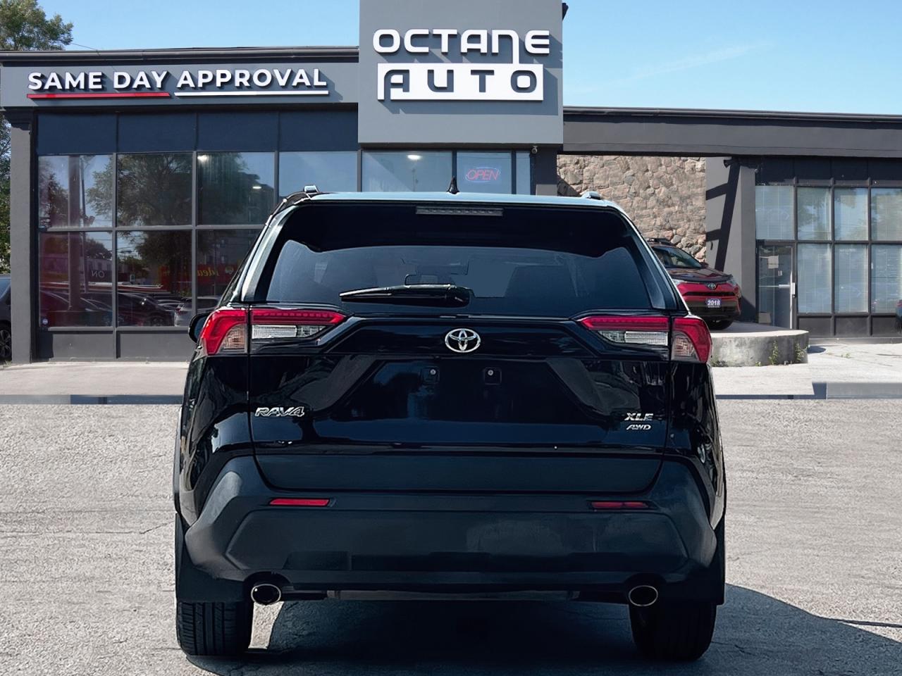 2021 Toyota RAV4 XLE AWD - Photo #5