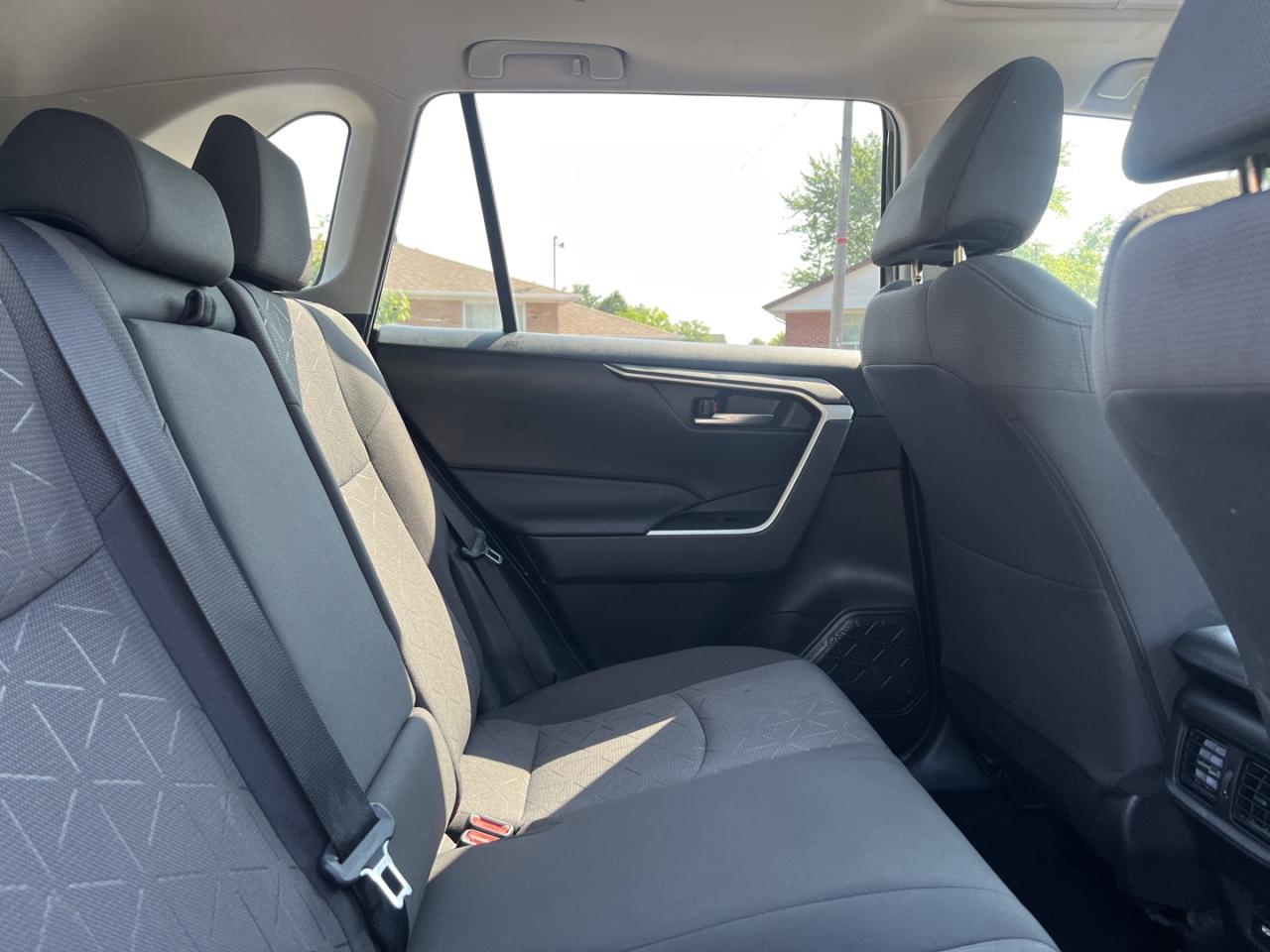 2021 Toyota RAV4 XLE AWD - Photo #8