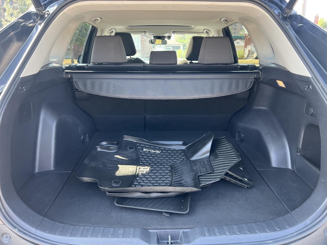 2021 Toyota RAV4 XLE AWD - Photo #7