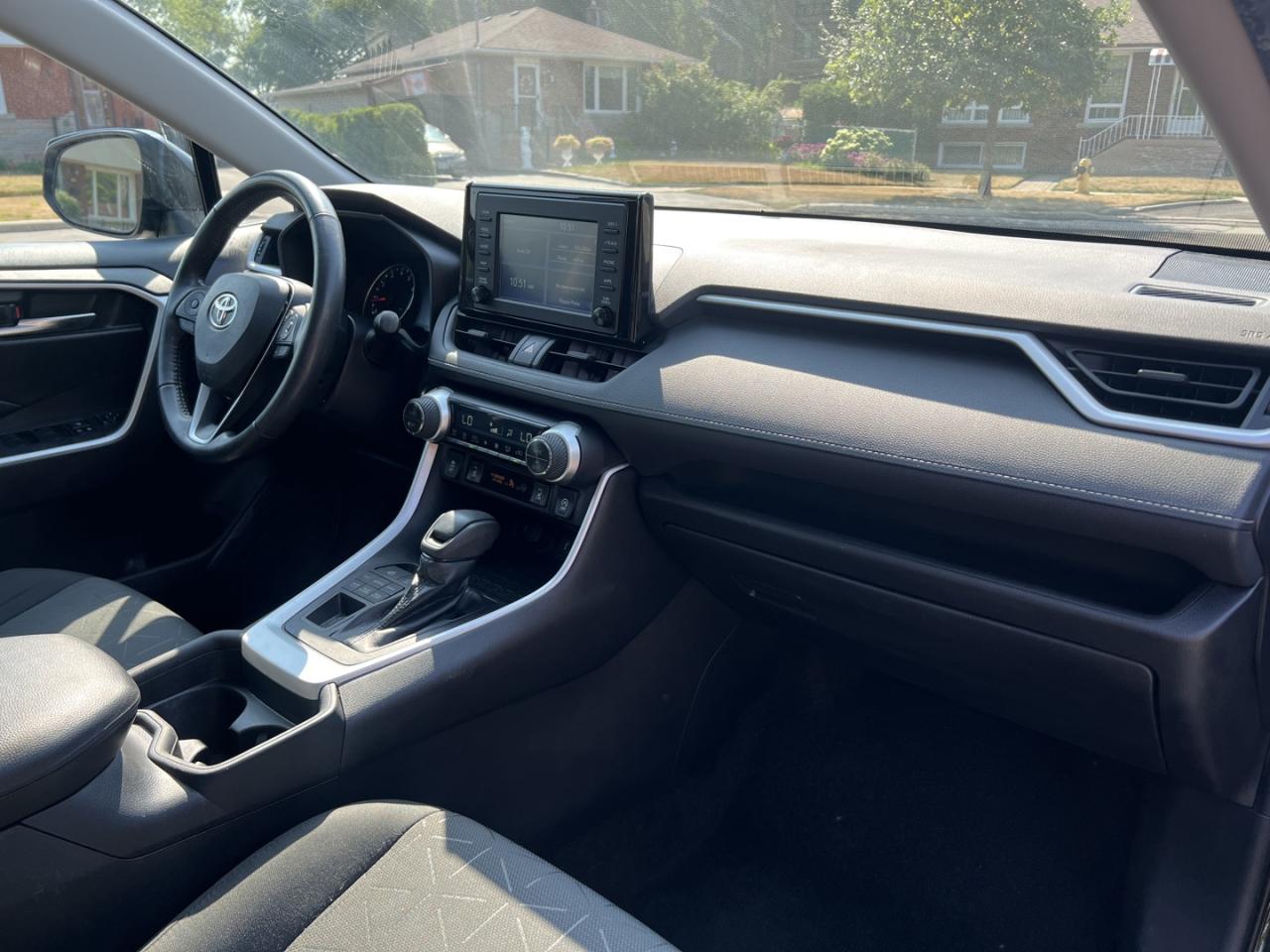 2021 Toyota RAV4 XLE AWD - Photo #10