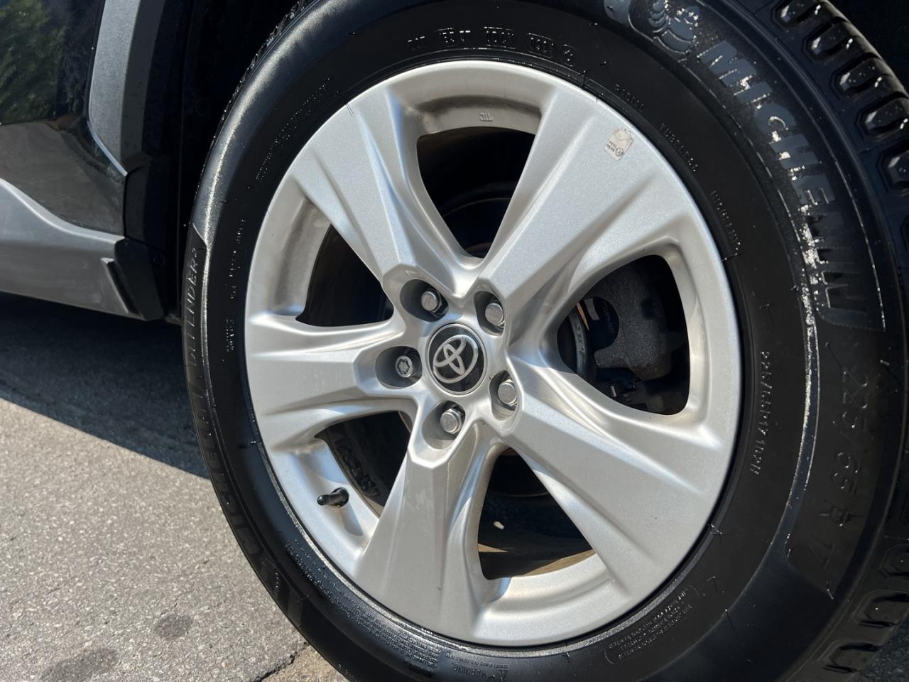 2021 Toyota RAV4 XLE AWD - Photo #25