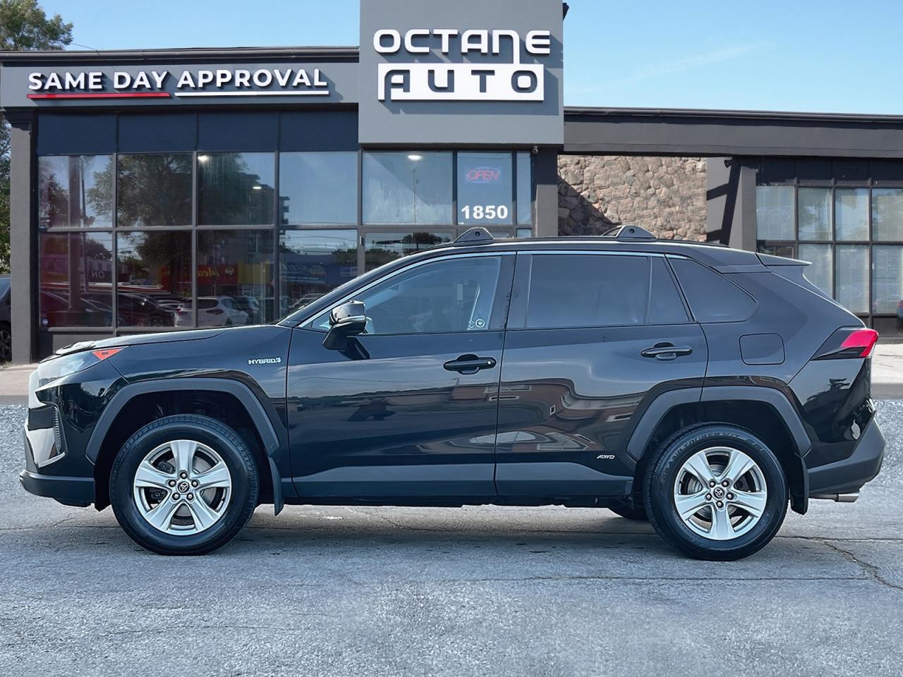 2019 Toyota RAV4 Hybrid LE AWD - Photo #3