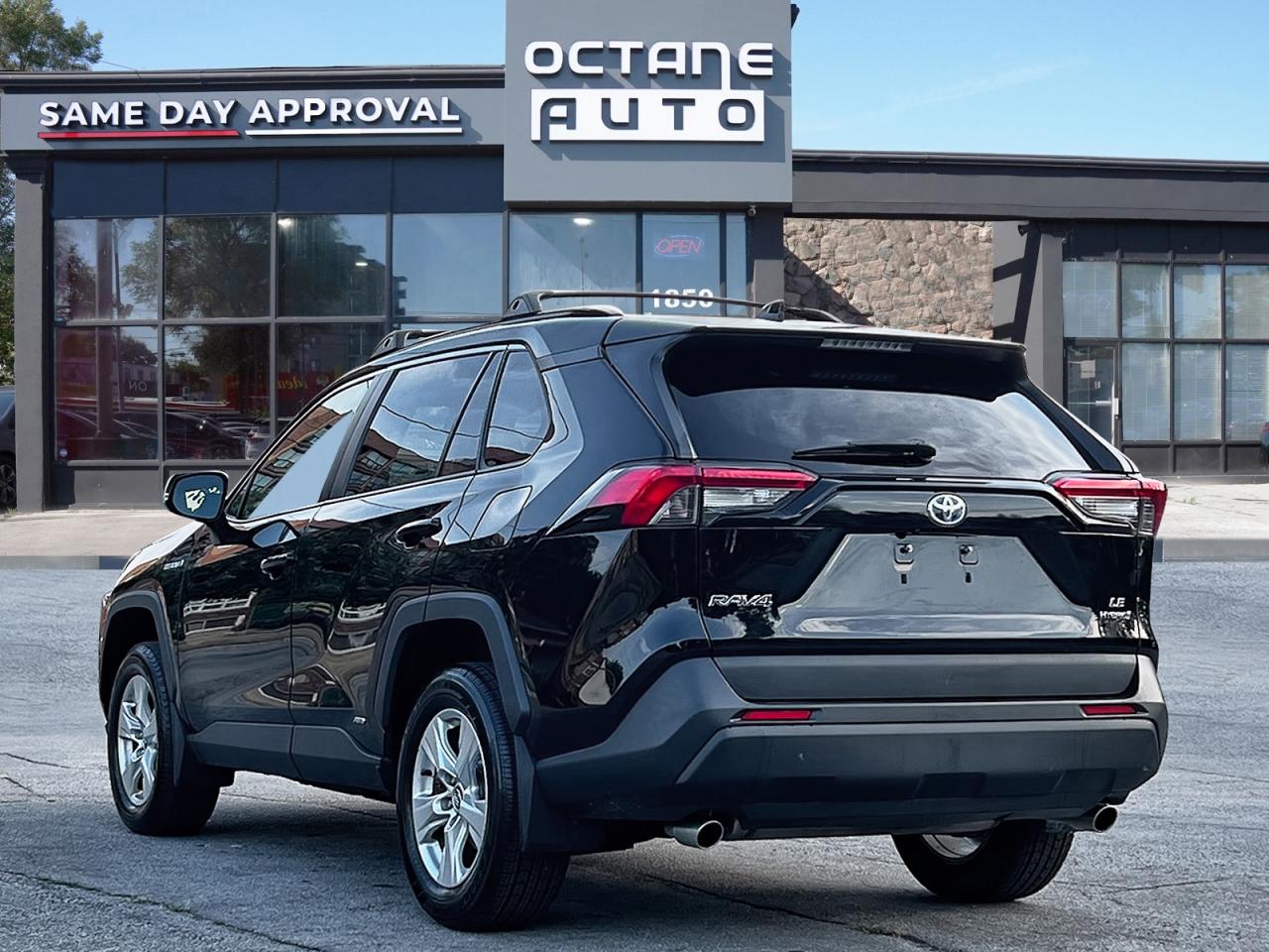 2019 Toyota RAV4 Hybrid LE AWD - Photo #4