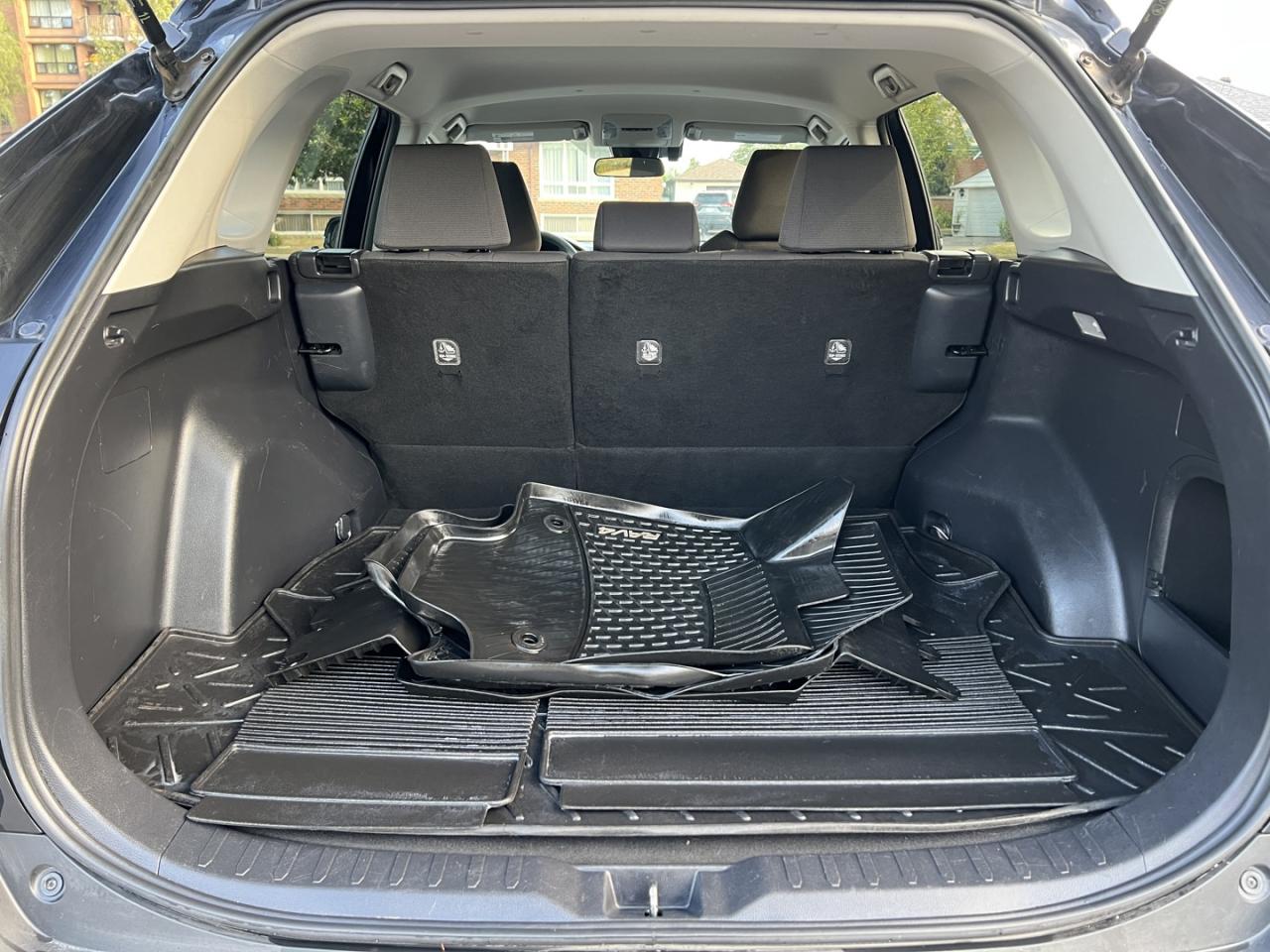 2019 Toyota RAV4 Hybrid LE AWD - Photo #6