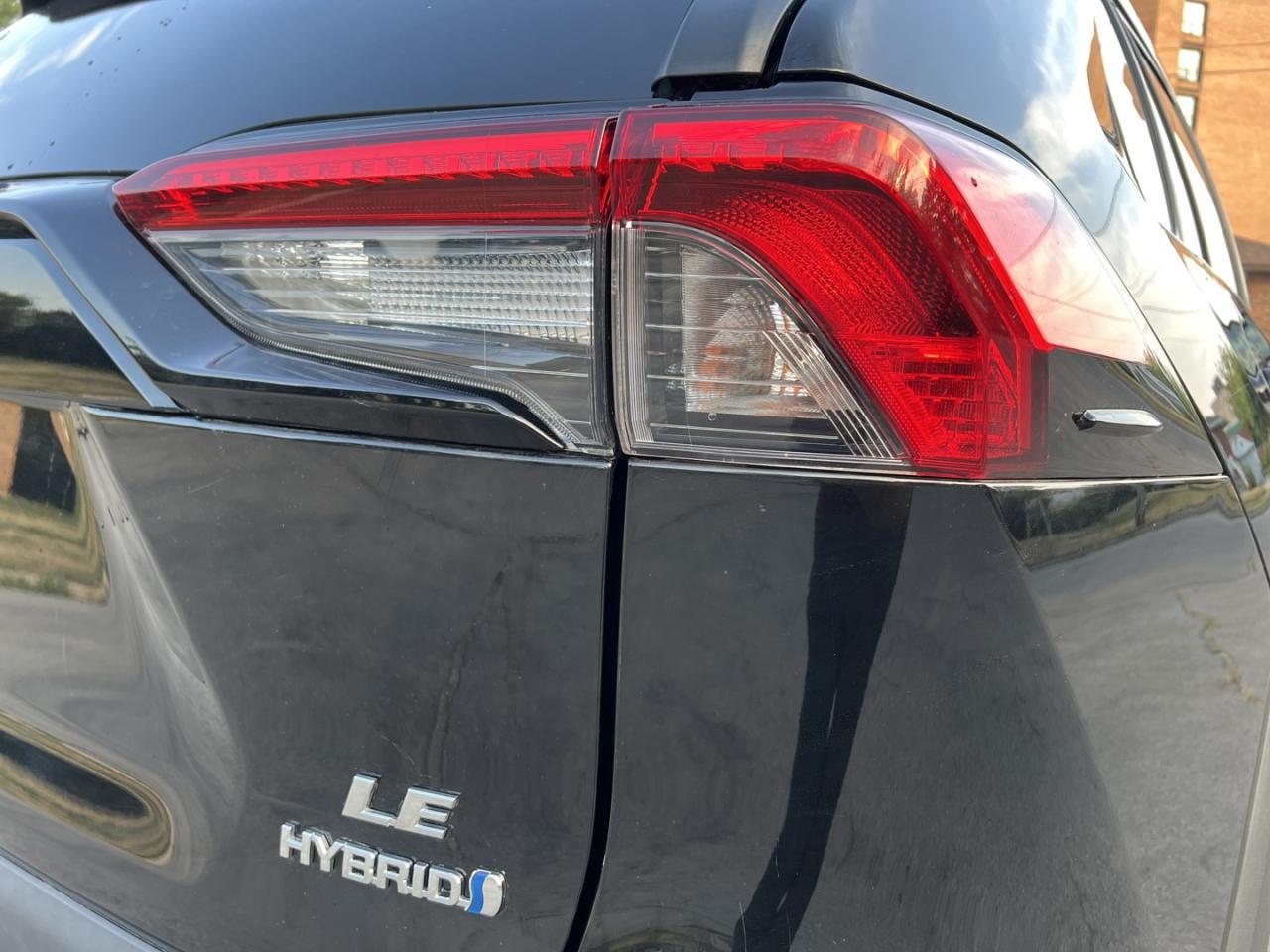 2019 Toyota RAV4 Hybrid LE AWD - Photo #7