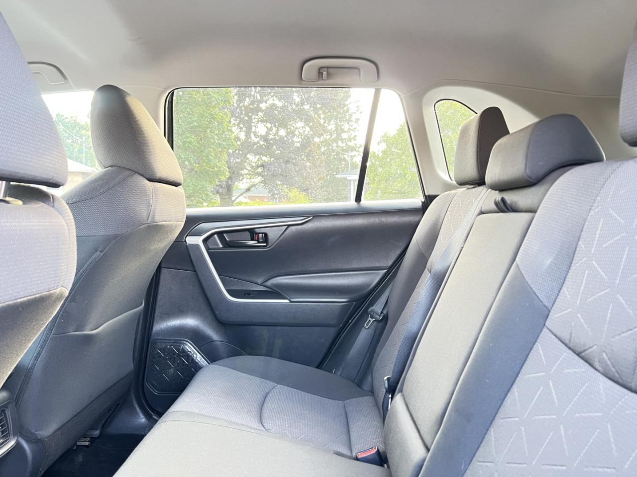 2019 Toyota RAV4 Hybrid LE AWD - Photo #11