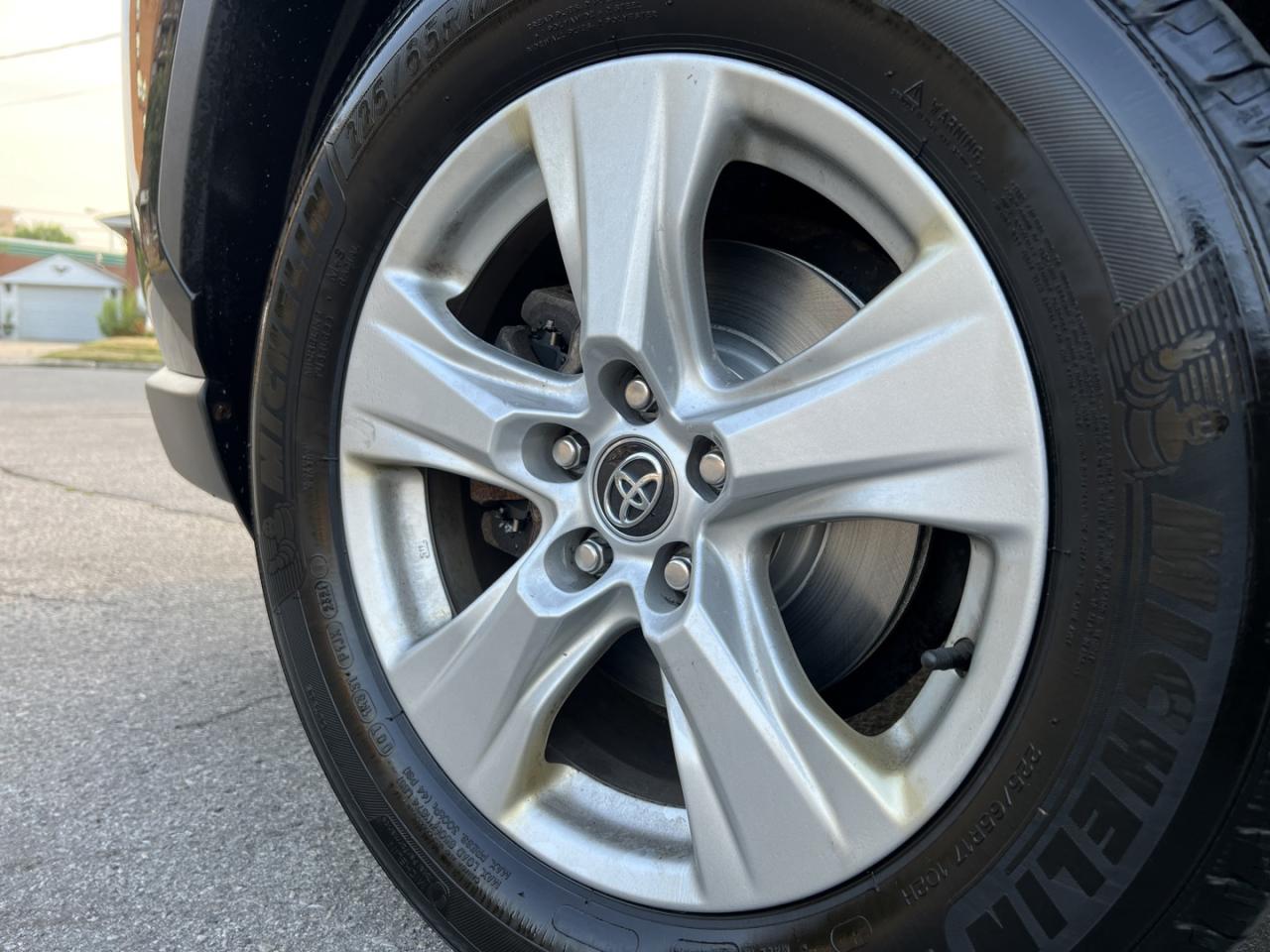 2019 Toyota RAV4 Hybrid LE AWD - Photo #24