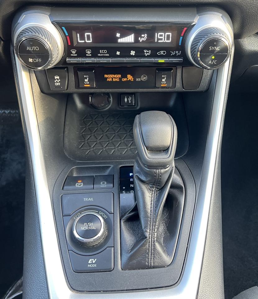 2019 Toyota RAV4 Hybrid LE AWD - Photo #20