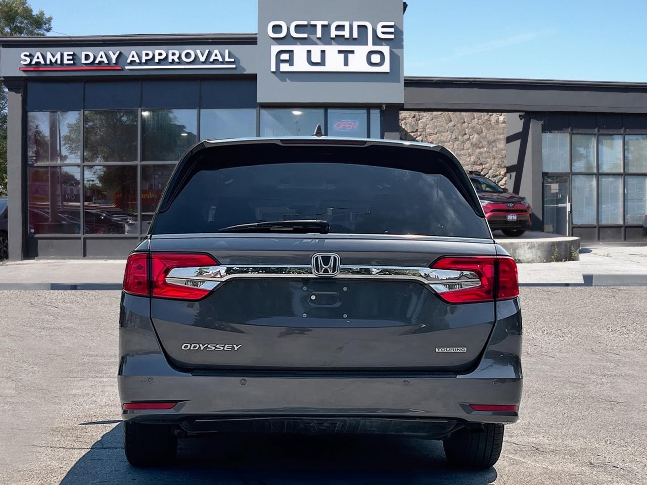 2019 Honda Odyssey Touring - Photo #5