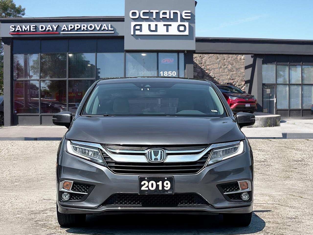 2019 Honda Odyssey Touring - Photo #2