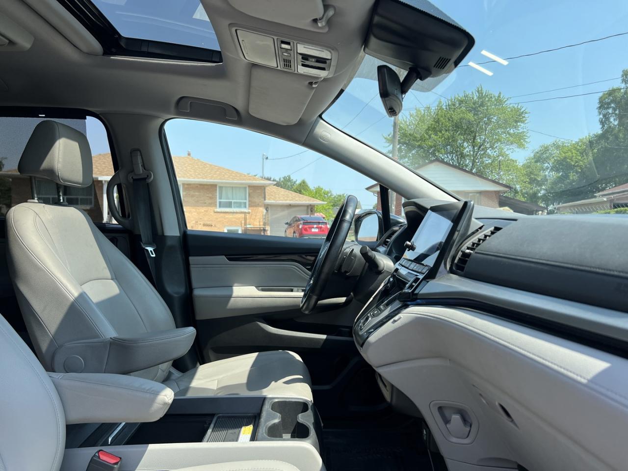 2019 Honda Odyssey Touring - Photo #9