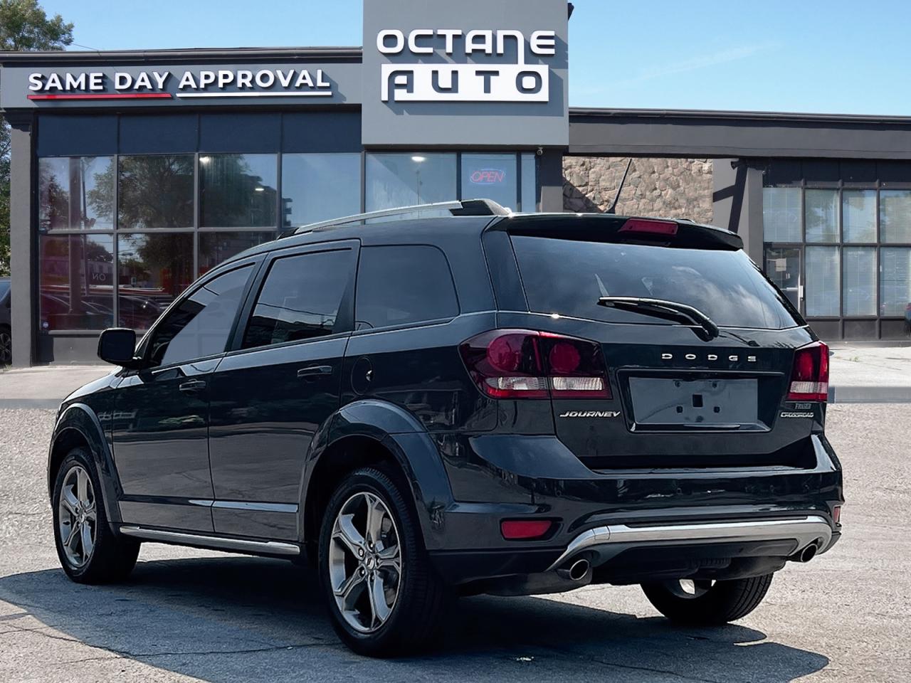 2018 Dodge Journey Crossroad - Photo #4