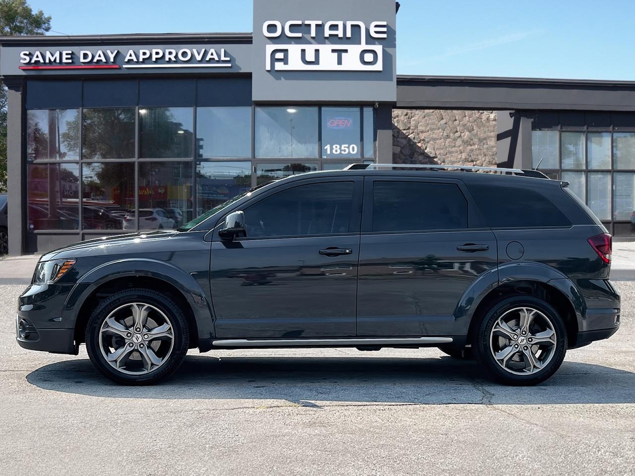 2018 Dodge Journey Crossroad - Photo #3