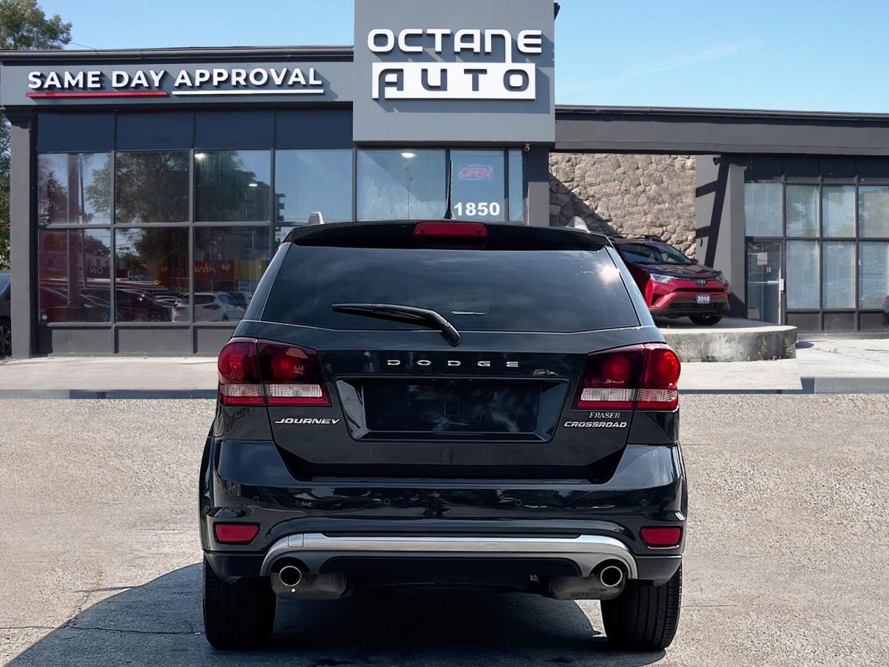 2018 Dodge Journey Crossroad Photo4