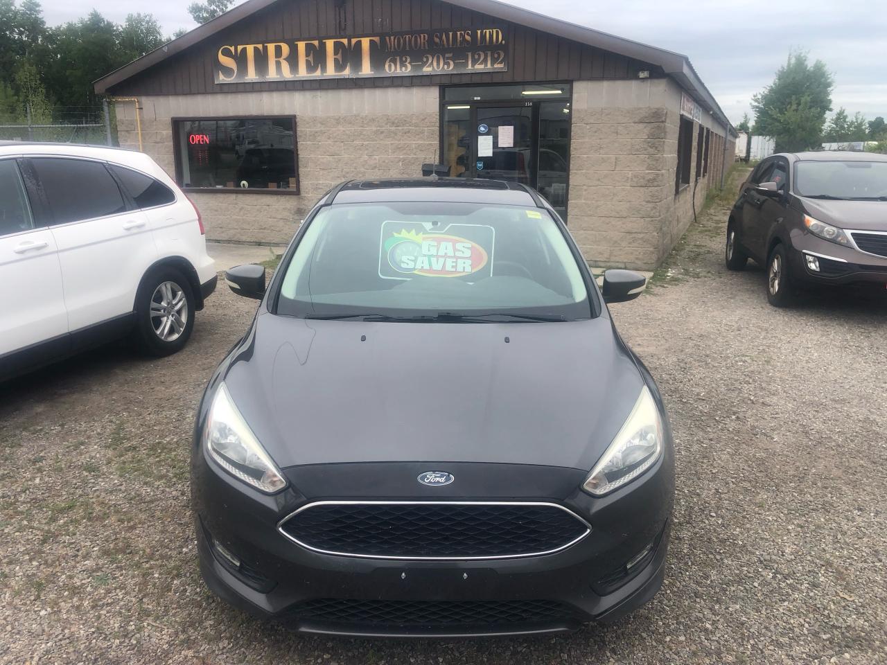 2015 Ford Focus SE 5DR HATCH AUTO - Photo #2
