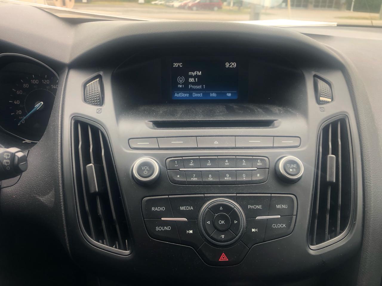 2015 Ford Focus SE 5DR HATCH AUTO - Photo #8