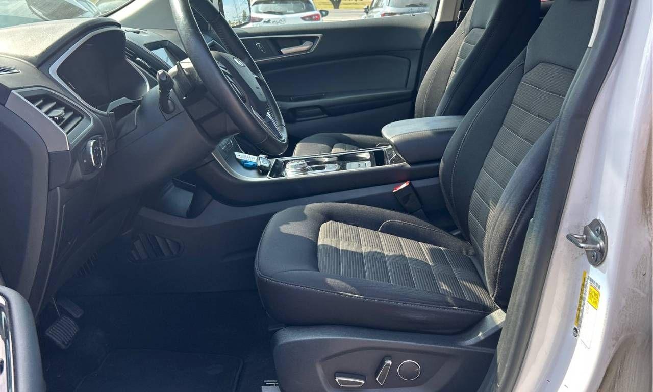 2019 Ford Edge SEL - Photo #9