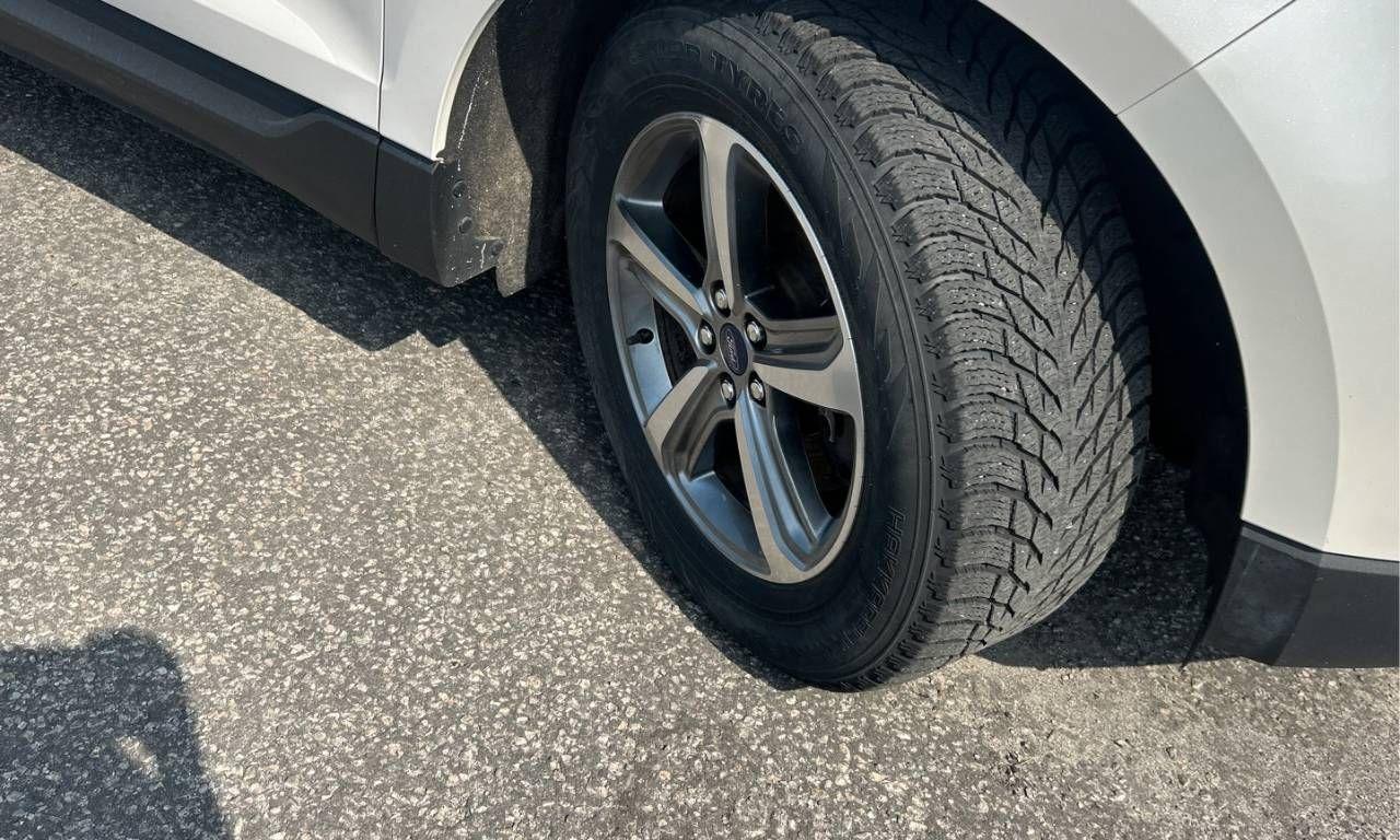 2019 Ford Edge SEL - Photo #5