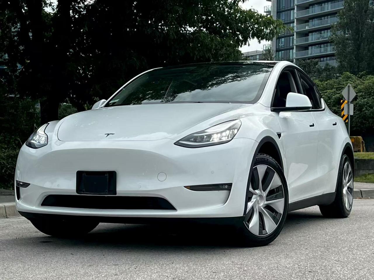 Used 2021 Tesla Model Y Long Range AWD/ CLEAN TITLE/ BC LOCAL for sale in Richmond, BC
