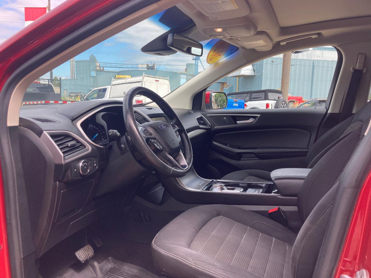 2020 Ford Edge SEL - Photo #10