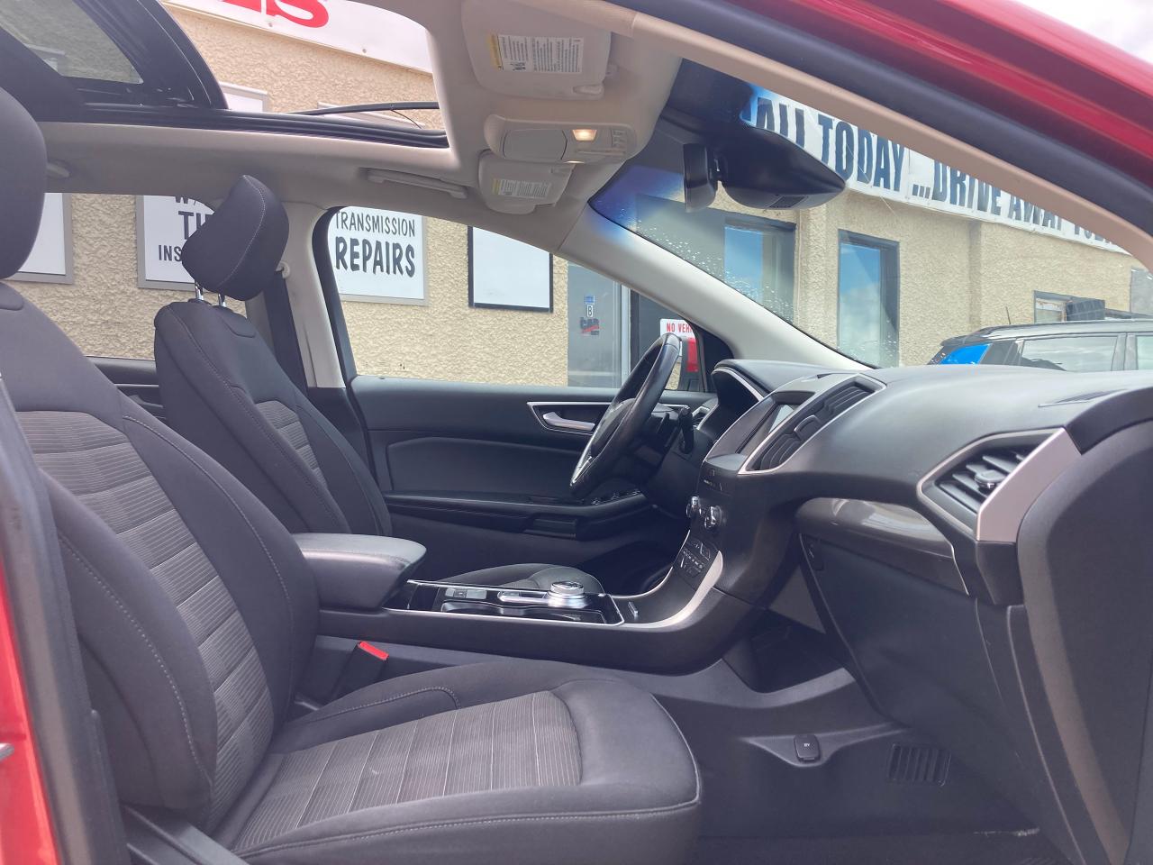 2020 Ford Edge SEL - Photo #9