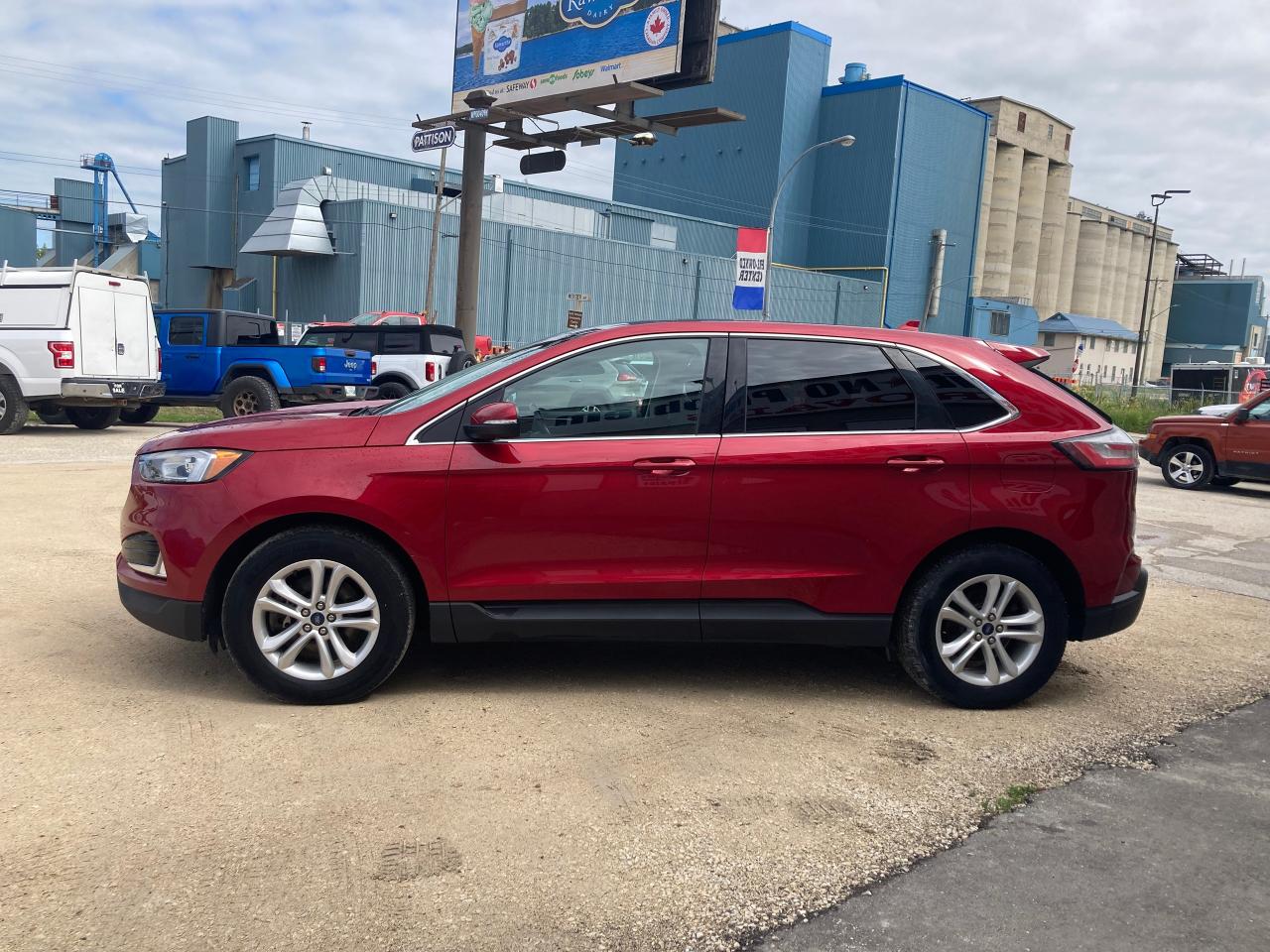 2020 Ford Edge SEL - Photo #3