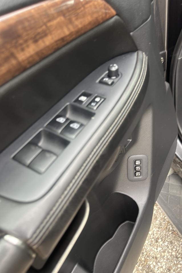2012 Nissan Armada Platinum Edition 8-passenger - Photo #8