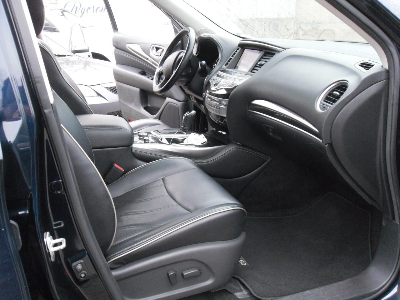 2017 Infiniti QX60 AWD 4dr - Photo #11