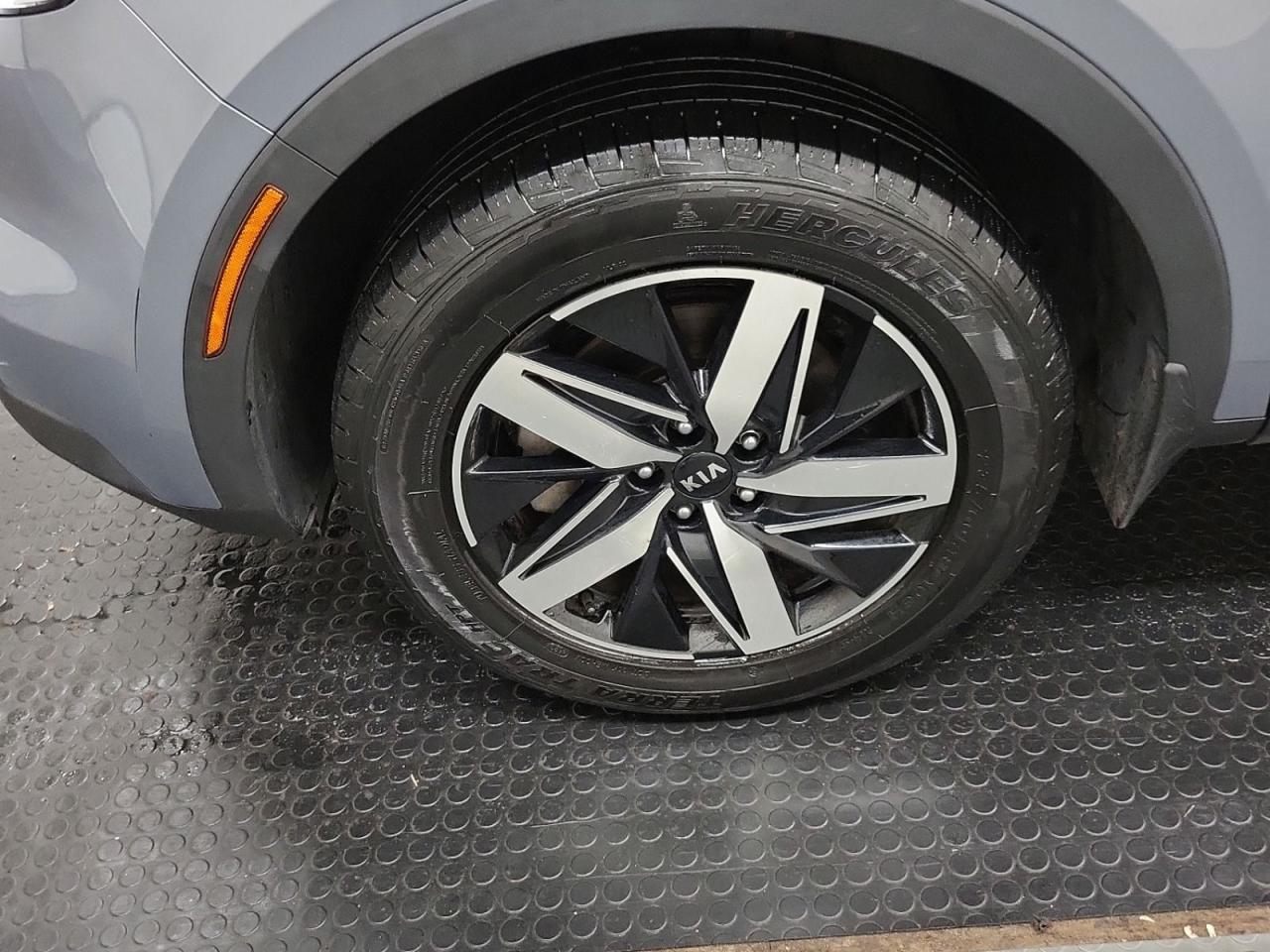 2021 Kia Sorento LX Photo