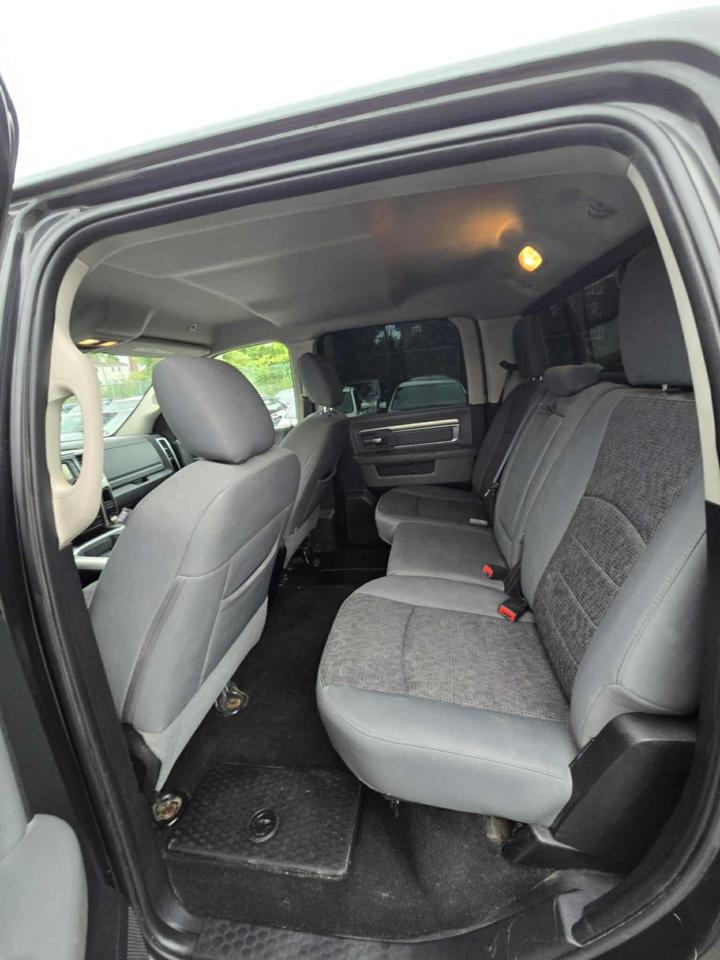 2018 RAM 1500 SLT - Photo #8