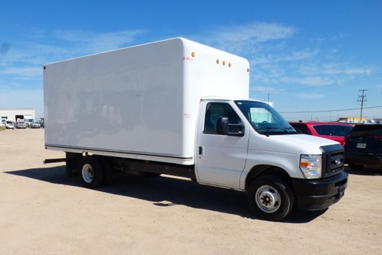 2024 Ford E-450 S/D UNICEL CUBE VAN DRW w/cloth seats - Photo #4