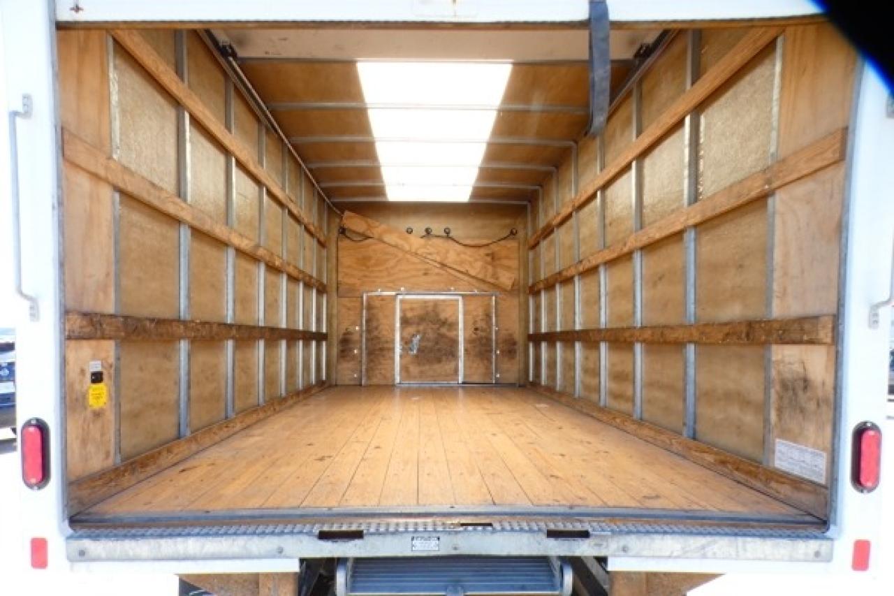 2024 Ford E-450 S/D UNICEL CUBE VAN DRW w/cloth seats - Photo #13
