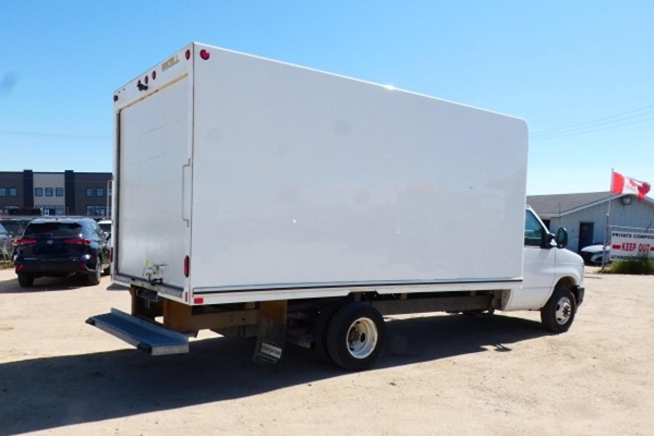 2024 Ford E-450 S/D UNICEL CUBE VAN DRW w/cloth seats - Photo #6