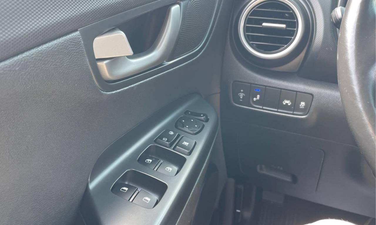 2018 Hyundai KONA LUXURY - Photo #16