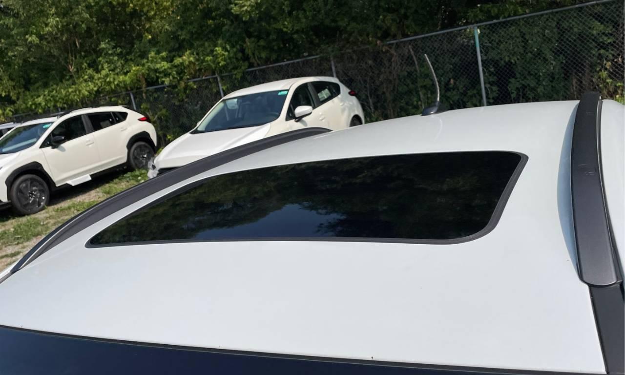 2018 Hyundai KONA LUXURY Photo4