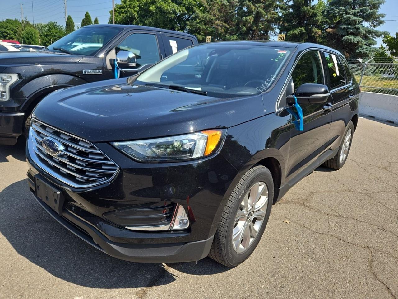2023 Ford Edge Titanium Photo0