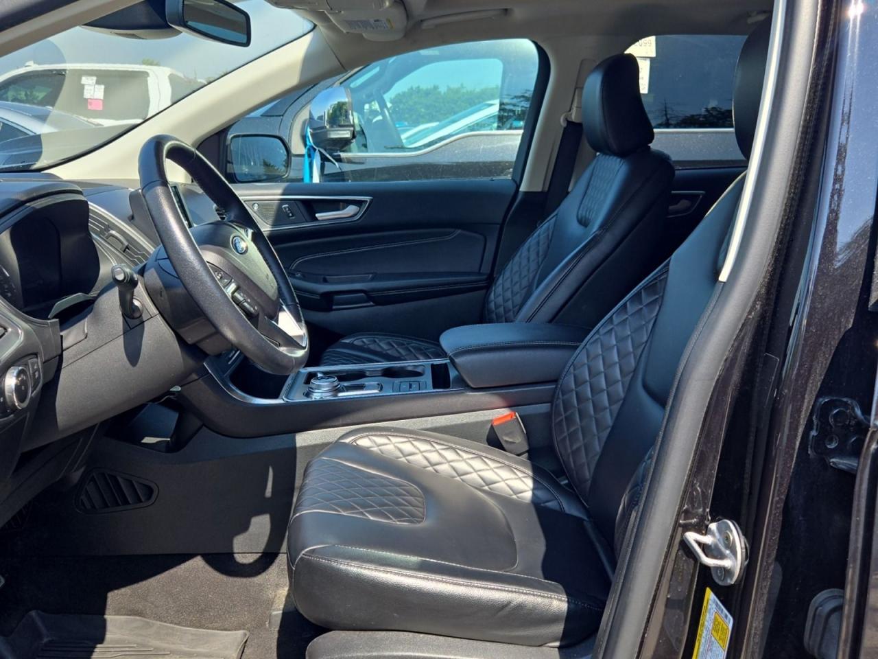 2023 Ford Edge Titanium Photo