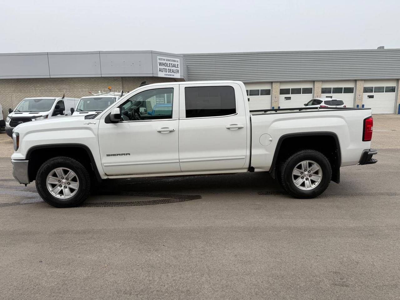 2018 GMC Sierra 1500 SLE - Photo #2