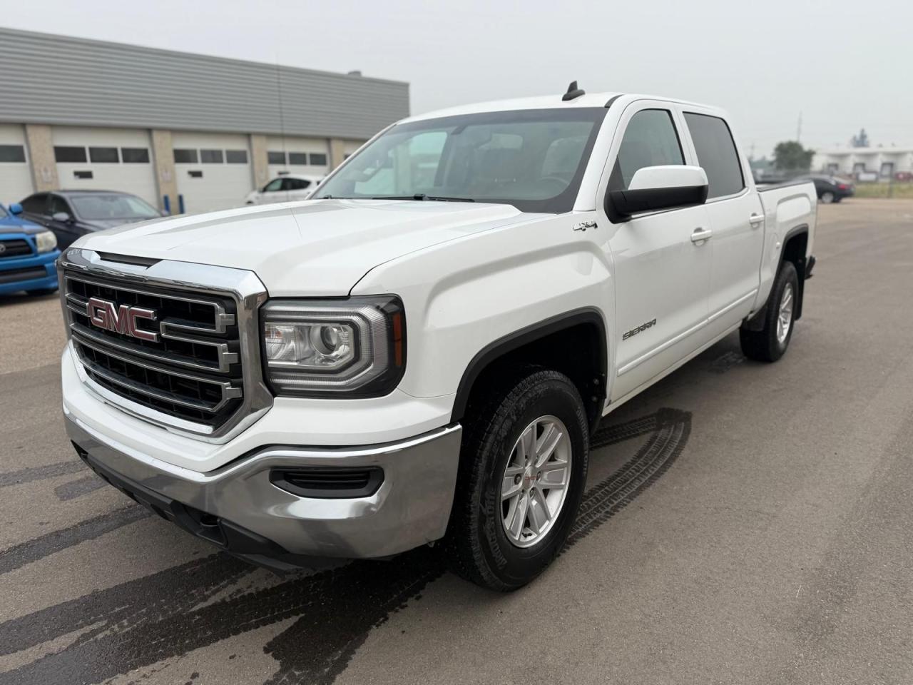 2018 GMC Sierra 1500 SLE - Photo #3