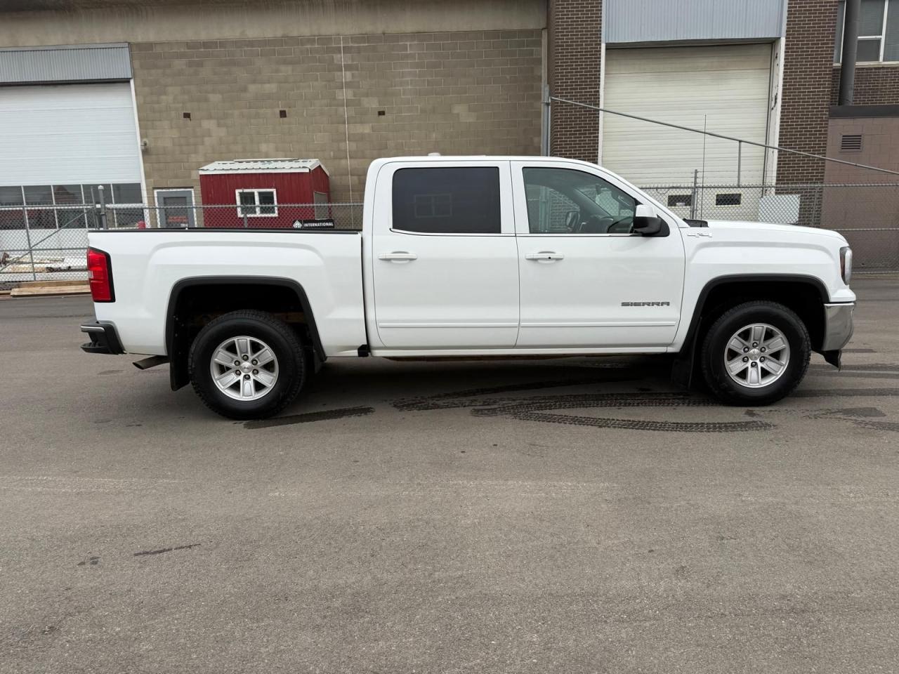 2018 GMC Sierra 1500 SLE - Photo #5