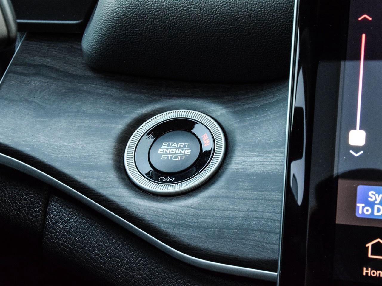 2025 Jeep Grand Cherokee L Limited 4x4 Photo