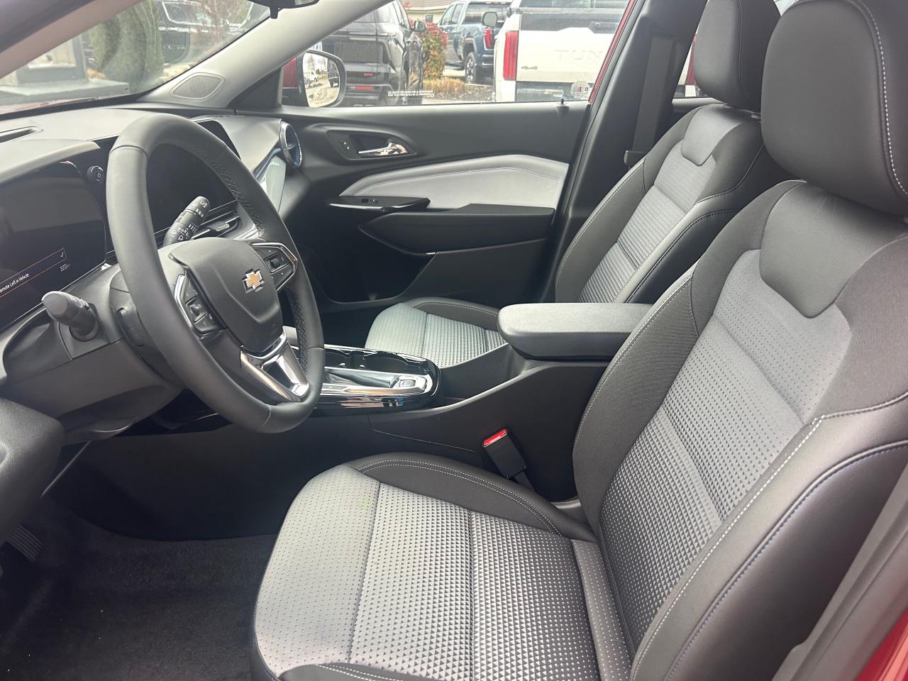 2025 Chevrolet Trax LT Photo