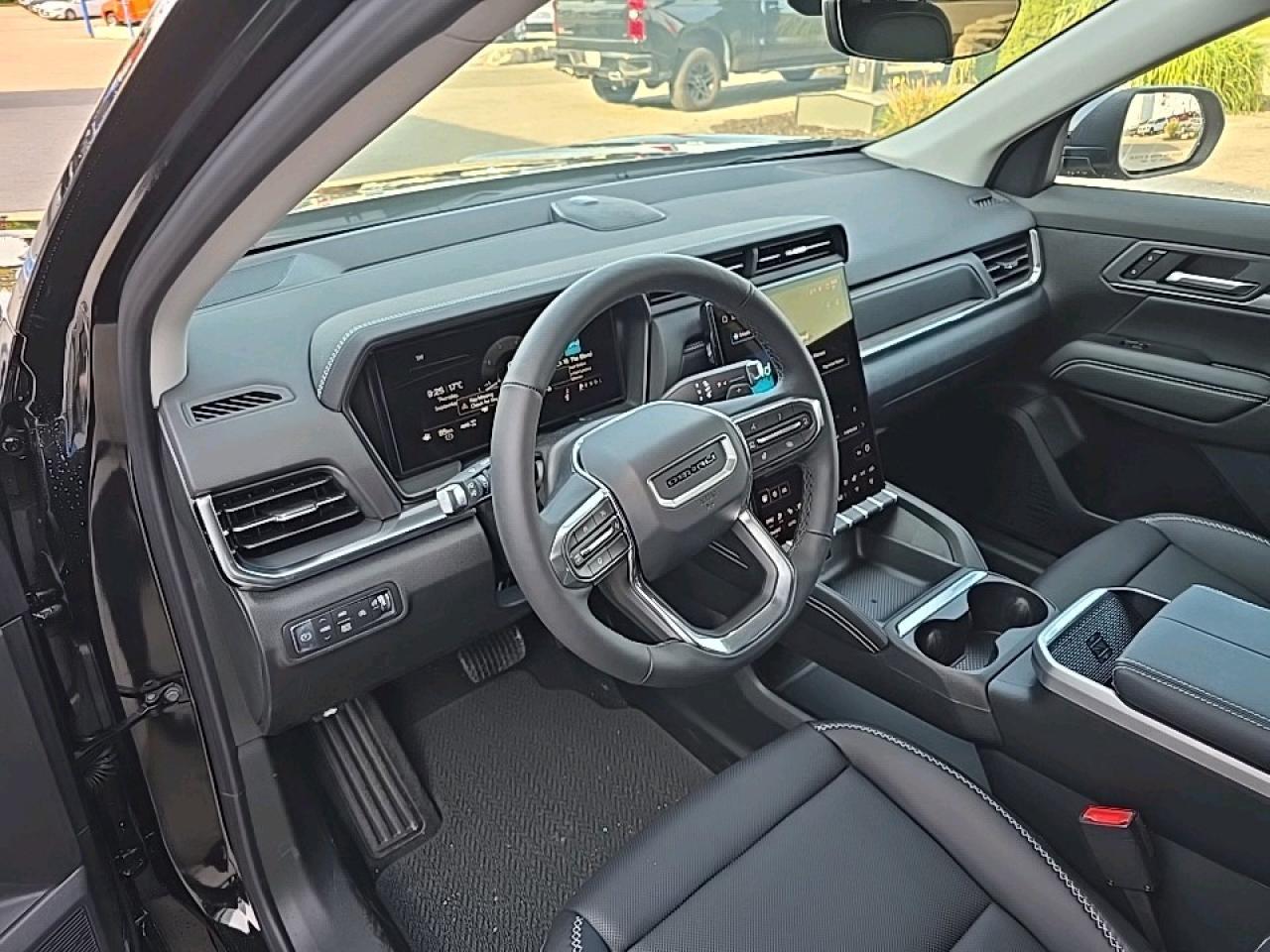 2026 GMC Terrain Denali Photo3