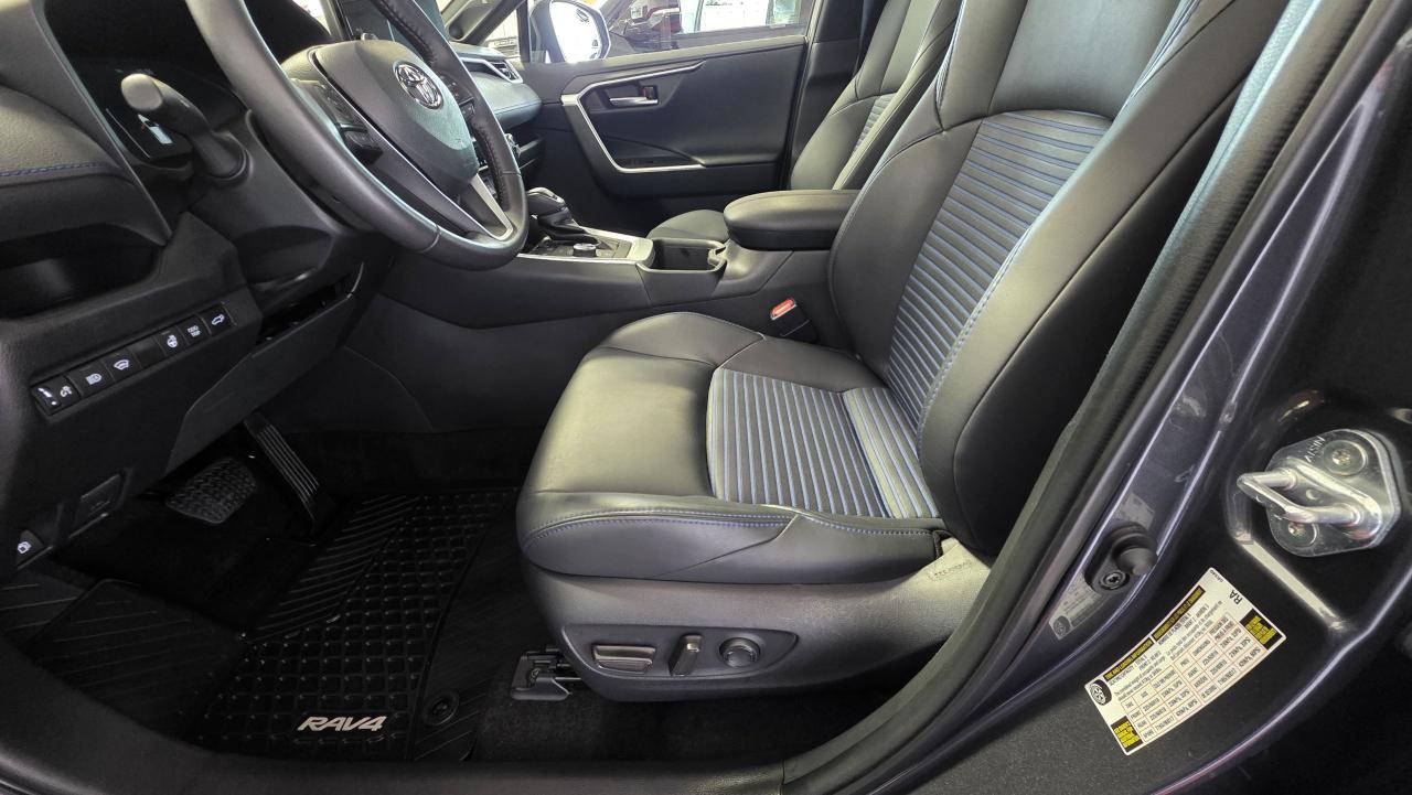 2023 Toyota RAV4 Hybrid XSE Photo0