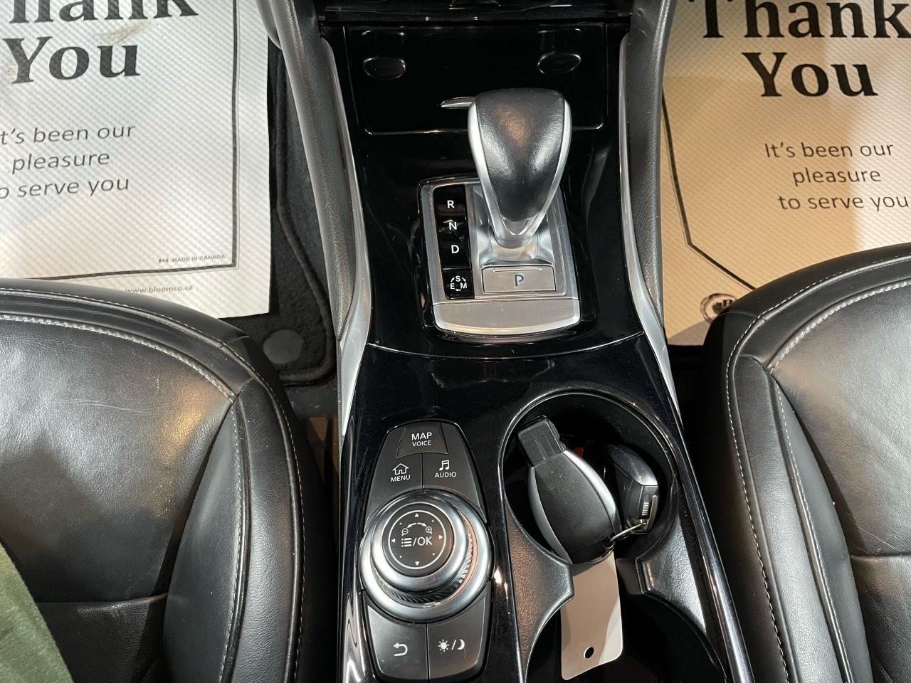 2017 Infiniti QX30 Premium Photo19