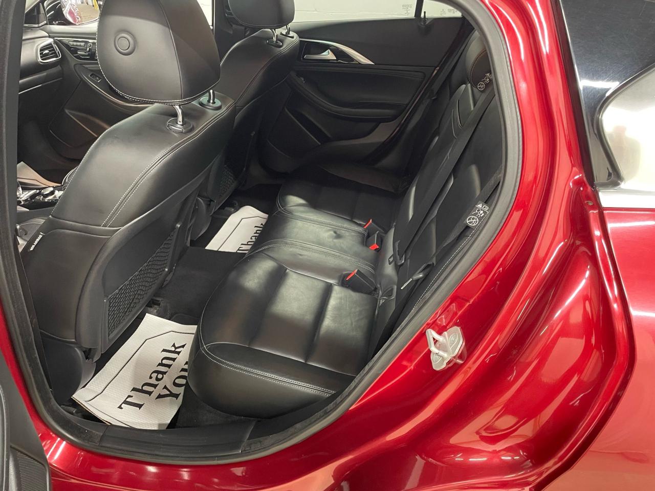 2017 Infiniti QX30 Premium Photo9