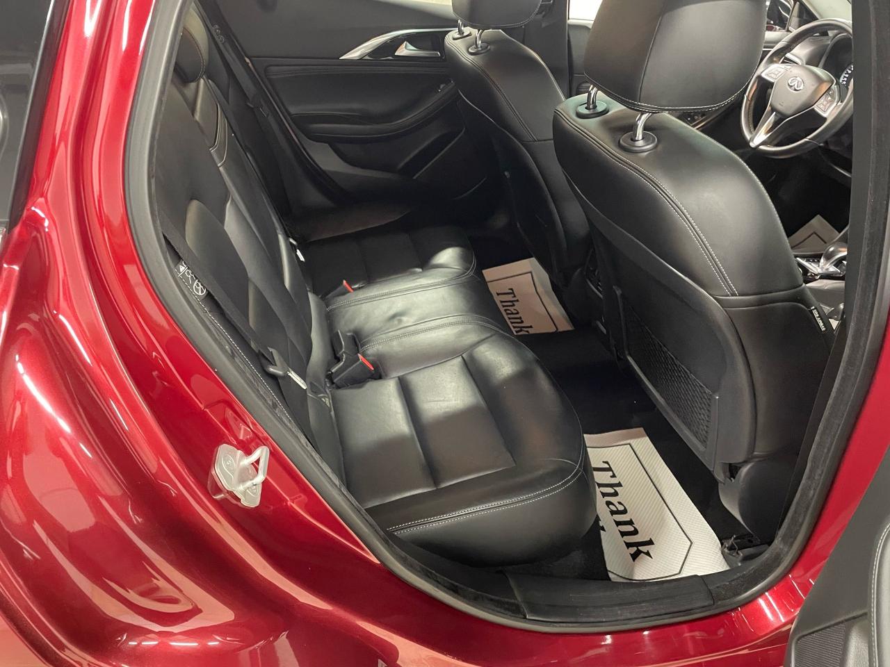 2017 Infiniti QX30 Premium Photo10