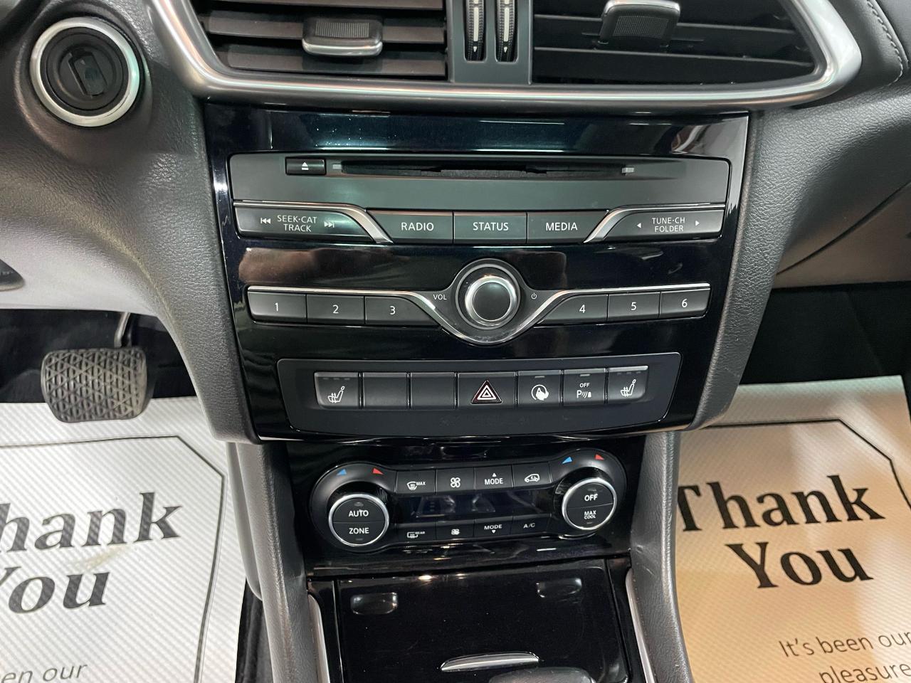 2017 Infiniti QX30 Premium Photo18