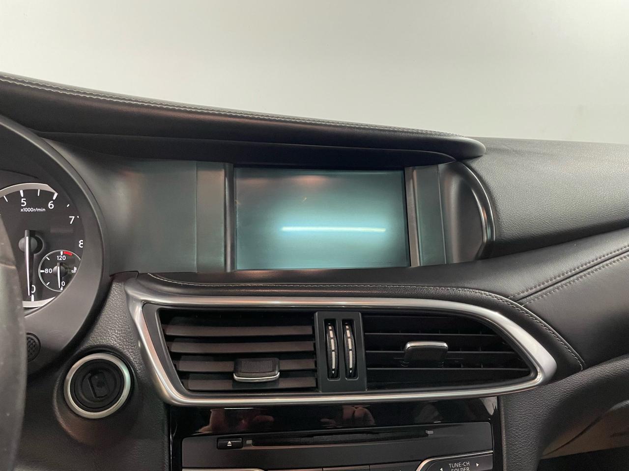 2017 Infiniti QX30 Premium Photo17